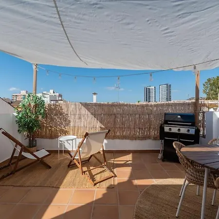 Apartment Urban Charm Rooftop With Vista